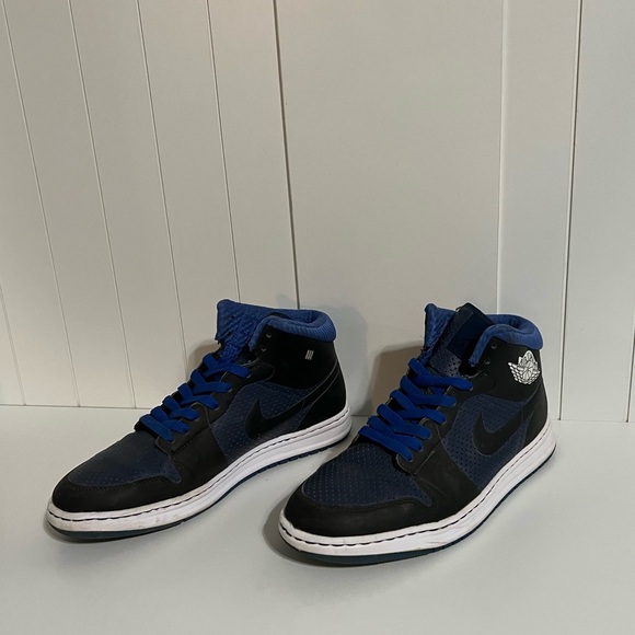 Mens Jordan Sneaker - Picture 2 of 5